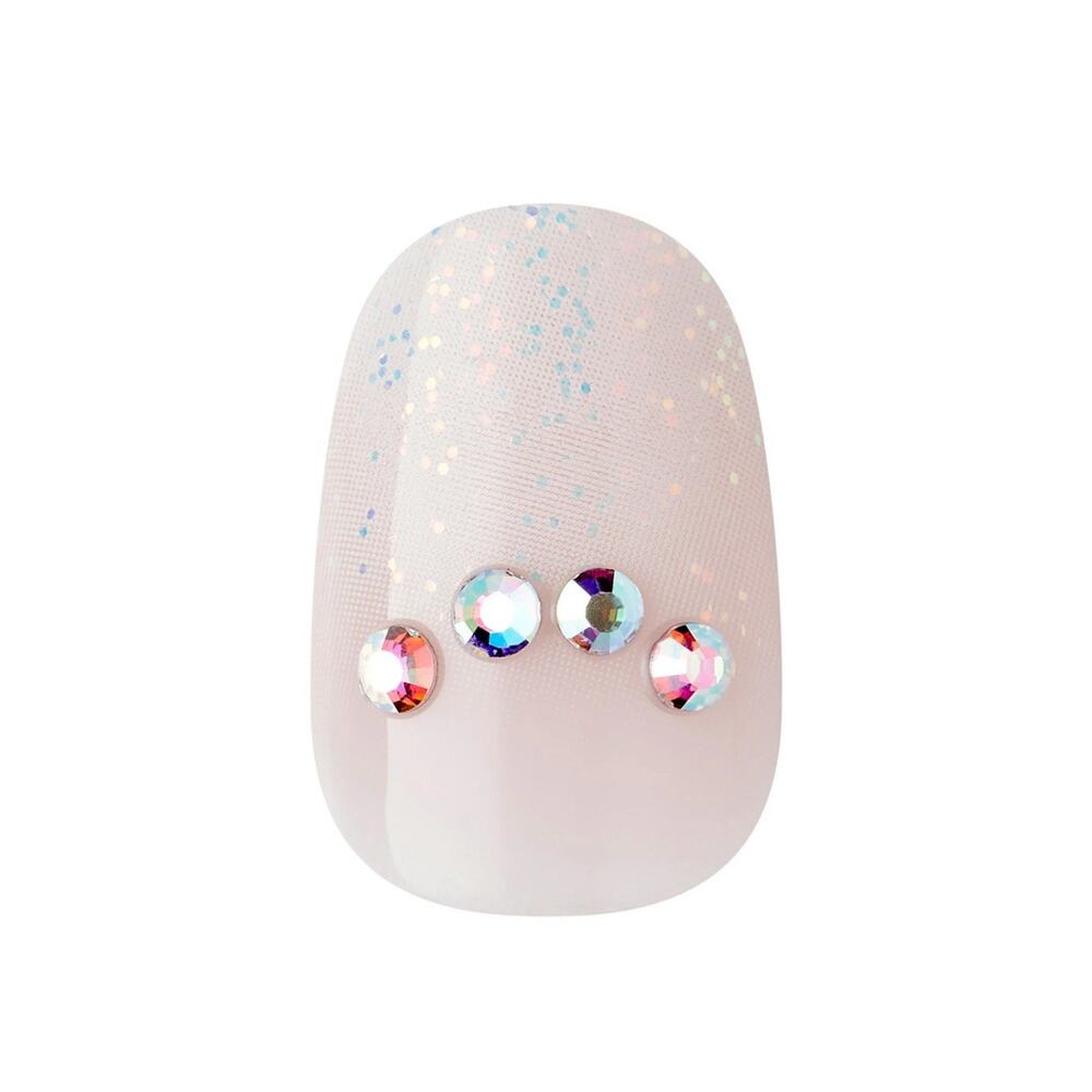 KISS Classy Premium Press On Nails On Stage White Short Oval NWT
